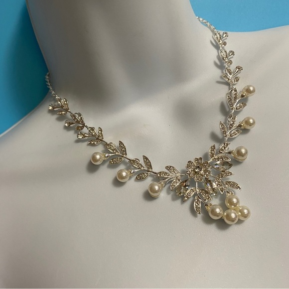 Rhinestone & Imitation Pearl Necklace Pierced Dangle Earrings Set - Picture 7 of 8